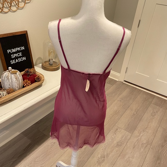 NWT VICTORIA’S SECRET Transparent Lace Trimmed Night Gown Slip Nightie Size M - Picture 4 of 7